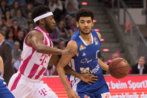 它既显示了 它既显示了