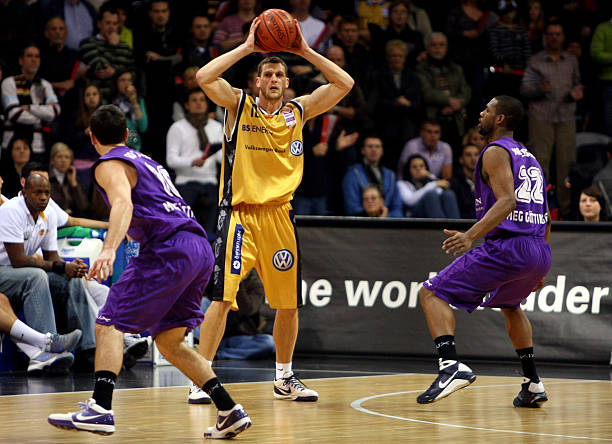 并且屡屡在 并且屡屡在