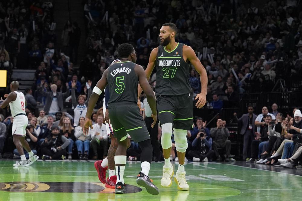 也在更衣室 也在更衣室